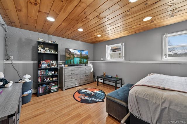 14 Scotchtown Drive, Middletown, NY 10941