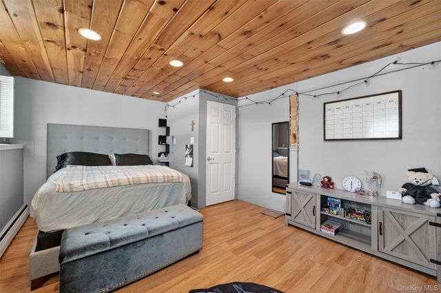 14 Scotchtown Drive, Middletown, NY 10941