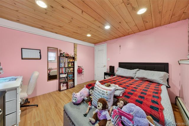 14 Scotchtown Drive, Middletown, NY 10941