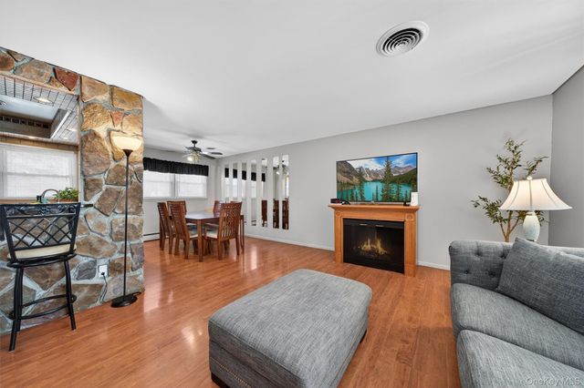 14 Scotchtown Drive, Middletown, NY 10941