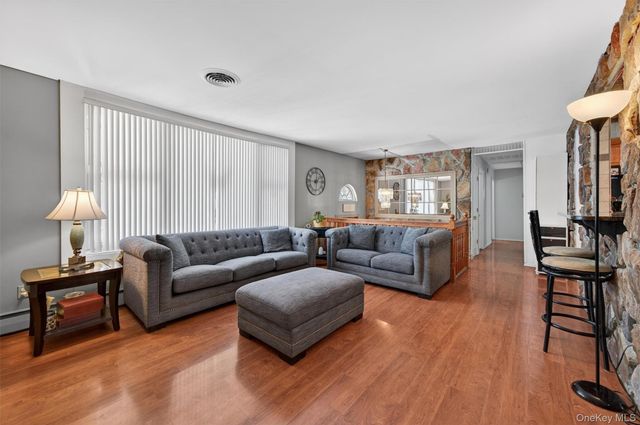 14 Scotchtown Drive, Middletown, NY 10941