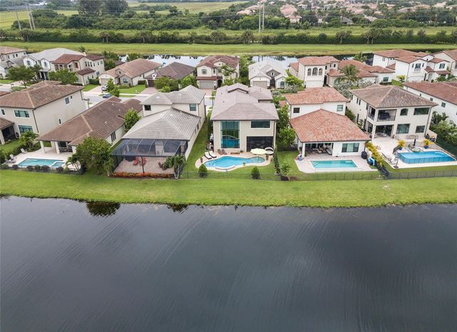 8484 GRAND PRIX Lane, Boynton Beach, FL 33472
