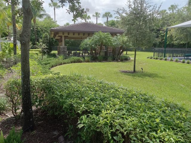 8484 GRAND PRIX Lane, Boynton Beach, FL 33472