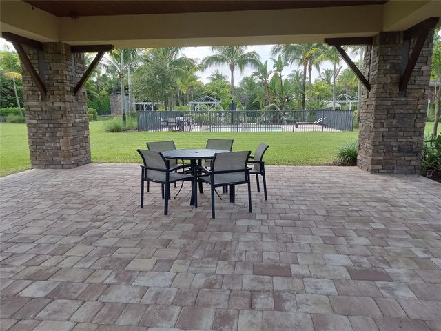 8484 GRAND PRIX Lane, Boynton Beach, FL 33472