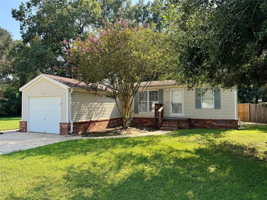 16506 Leafy Meadow Drive, Conroe, TX 77302