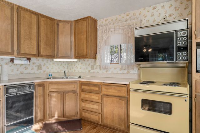 16007 Parkway Drive, La Pine, OR 97739