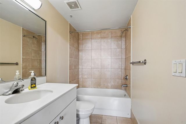 2515 SW 35TH PLACE 103, Gainesville, FL 32608
