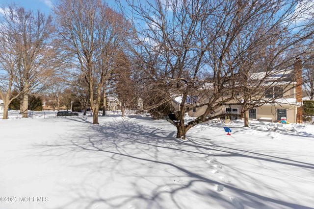 41 Polly Way, Middletown, NJ 07748