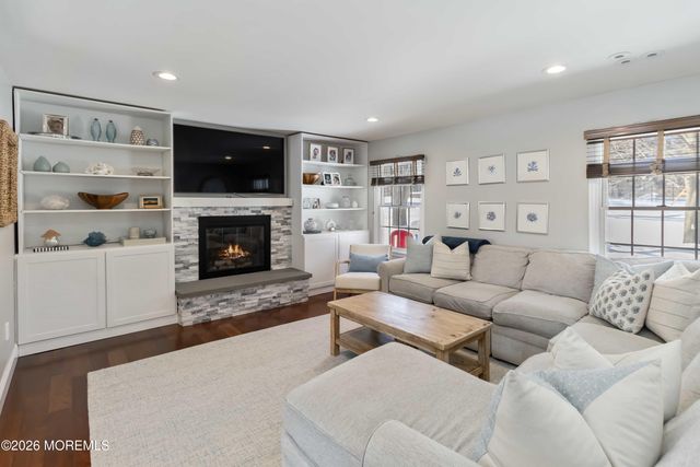 41 Polly Way, Middletown, NJ 07748