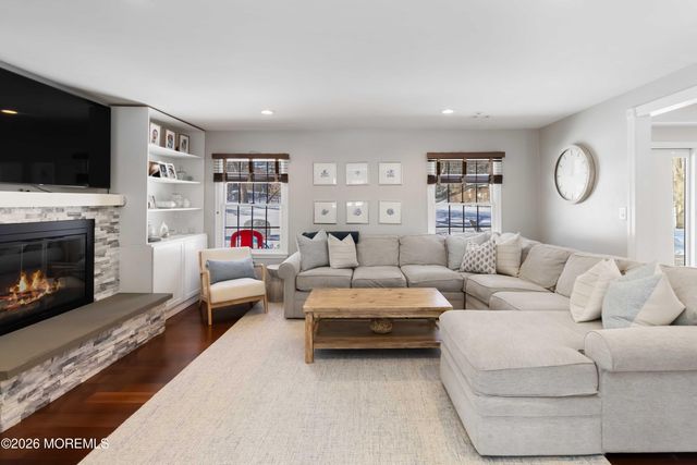 41 Polly Way, Middletown, NJ 07748