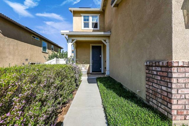 310 Falabella Ln, Fallbrook, CA 92028