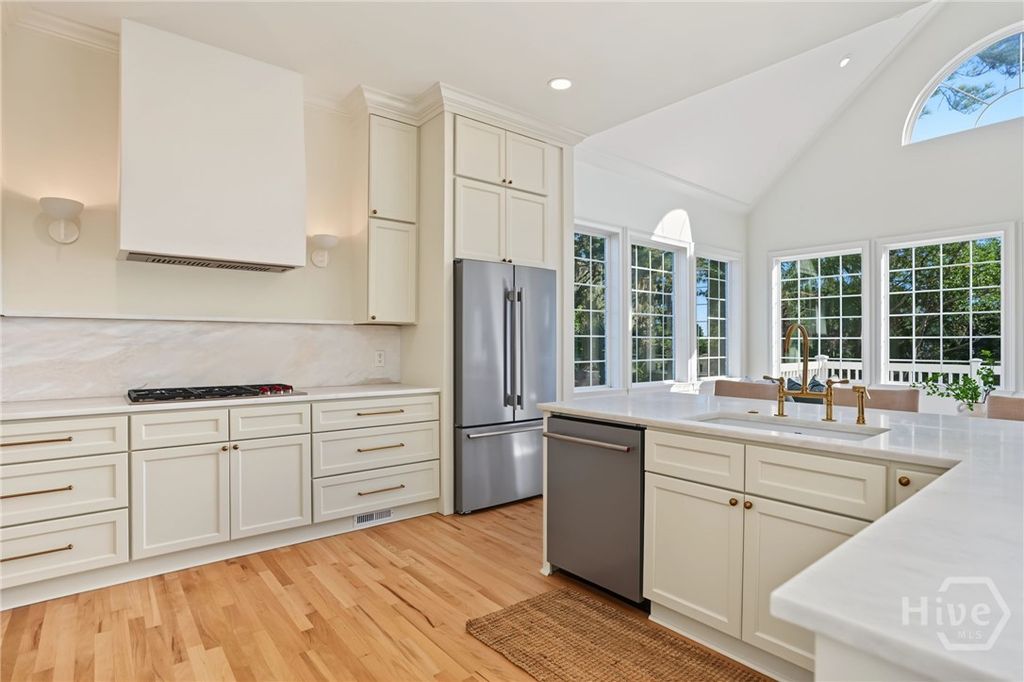 Image 9 of property listing at 221 Lyman Hall, Savannah, GA 31410