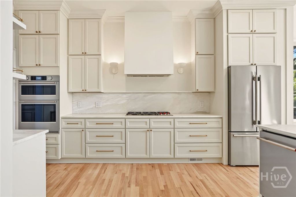 Image 10 of property listing at 221 Lyman Hall, Savannah, GA 31410