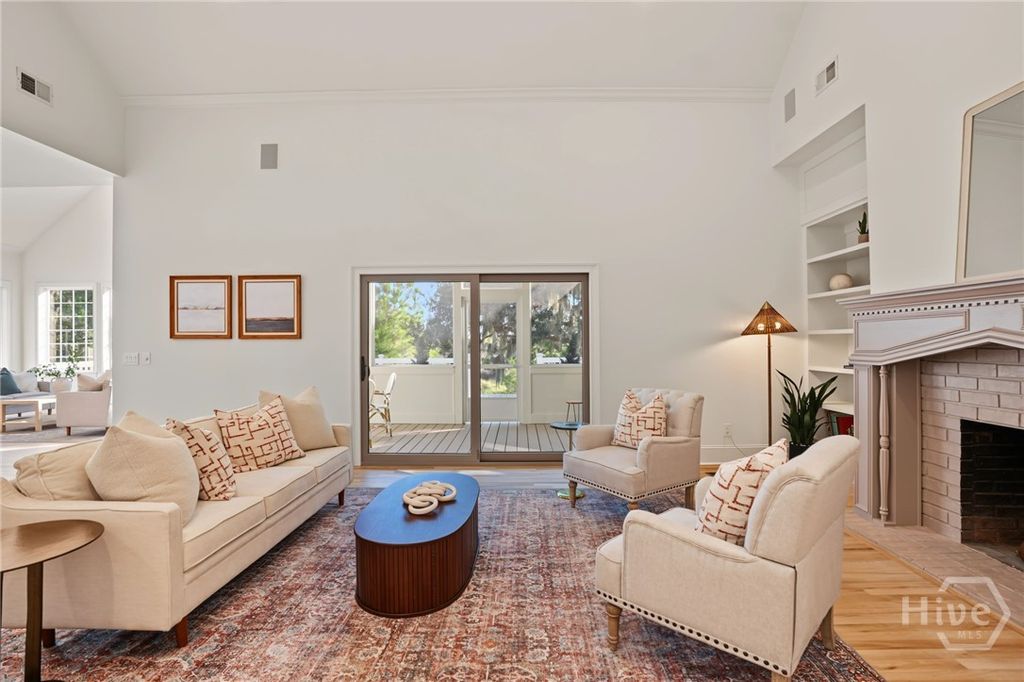 Image 15 of property listing at 221 Lyman Hall, Savannah, GA 31410