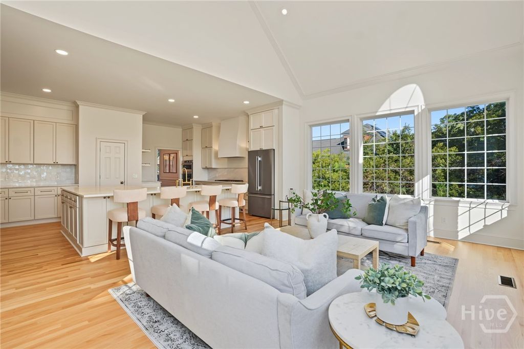 Image 7 of property listing at 221 Lyman Hall, Savannah, GA 31410