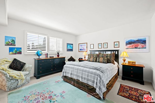 1043 11th Street 3, Santa Monica, CA 90403