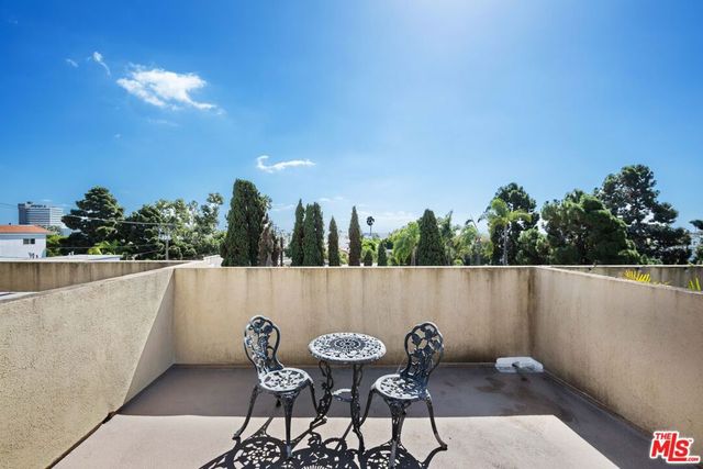 1043 11th Street 3, Santa Monica, CA 90403