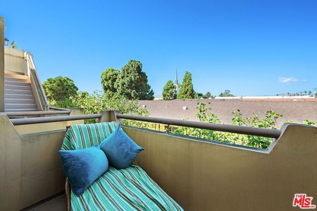 1043 11th Street 3, Santa Monica, CA 90403