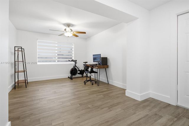 941 E 16th Pl, Hialeah, FL 33010