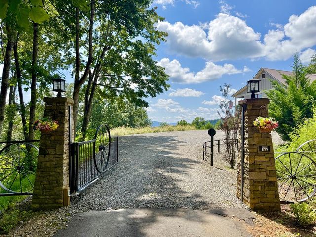 122 Oak Terrace, Hayesville, NC 28904