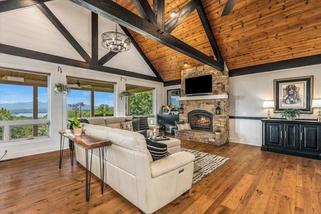 122 Oak Terrace, Hayesville, NC 28904
