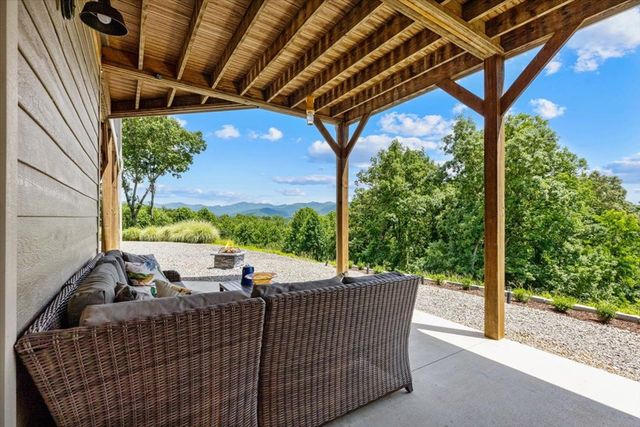 122 Oak Terrace, Hayesville, NC 28904