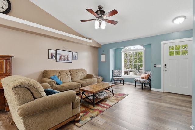 1189 N 750 W, Clinton, UT 84015