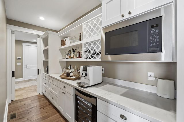 715 Century Circle, Waukee, IA 50263