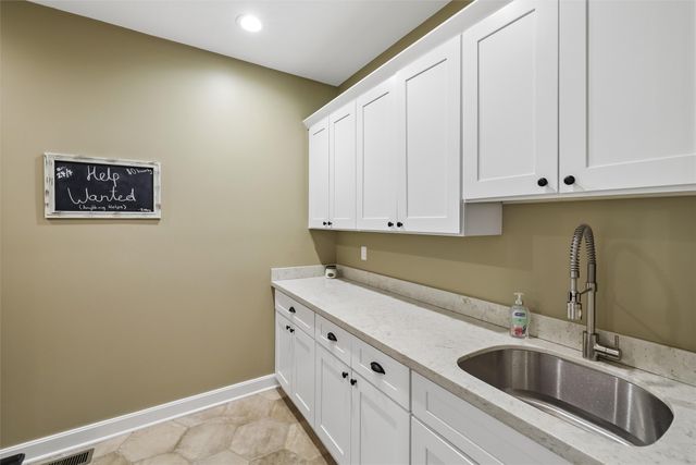 715 Century Circle, Waukee, IA 50263