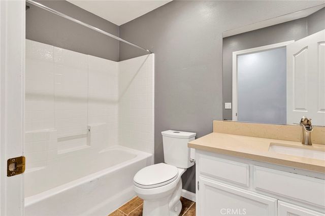 16470 Pauhaska, Apple Valley, CA 92307