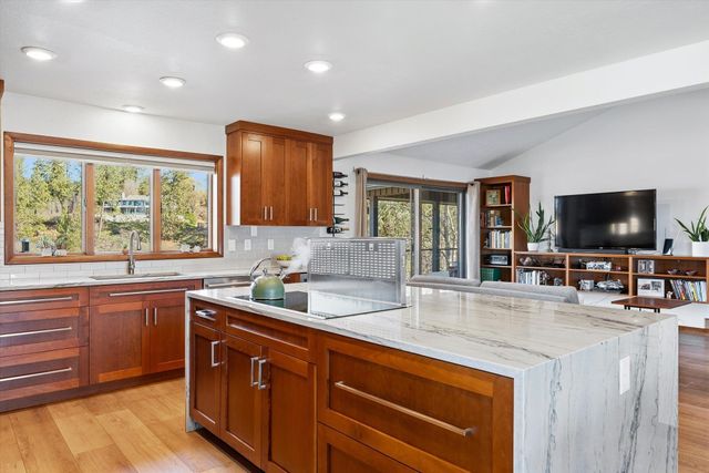 7515 E South Riverway Ave, Spokane Valley, WA 99212