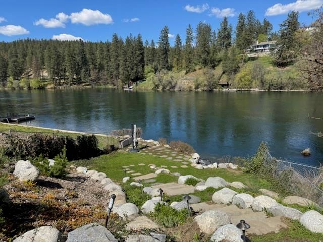 7515 E South Riverway Ave, Spokane Valley, WA 99212