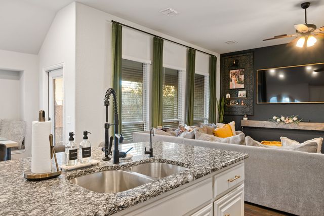 532 Tierra Vista Way, Fort Worth, TX 76131