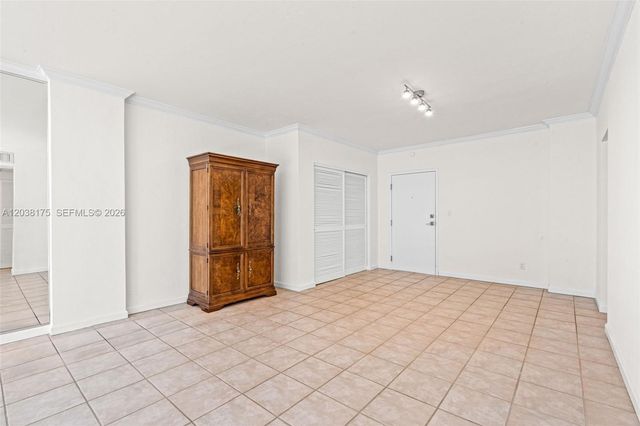 90 Edgewater Dr 1216, Coral Gables, FL 33133