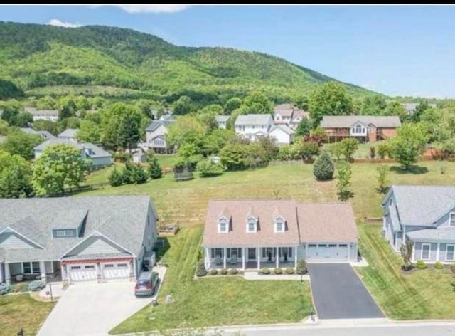 5671 Sullivan LN, Roanoke, VA 24012