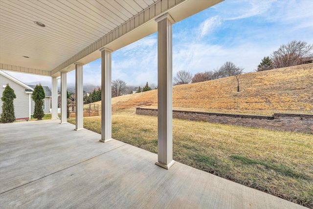 5671 Sullivan LN, Roanoke, VA 24012