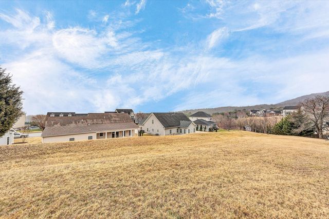 5671 Sullivan LN, Roanoke, VA 24012