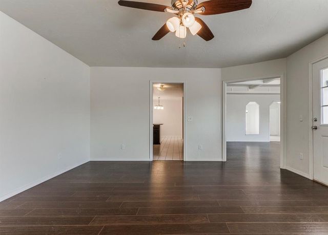 11633 SW 3rd Street, Yukon, OK 73099