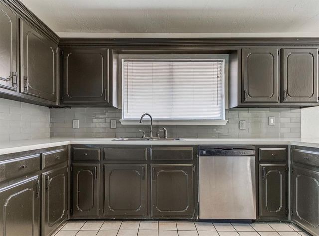 11633 SW 3rd Street, Yukon, OK 73099