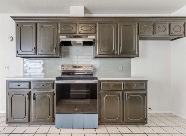 11633 SW 3rd Street, Yukon, OK 73099