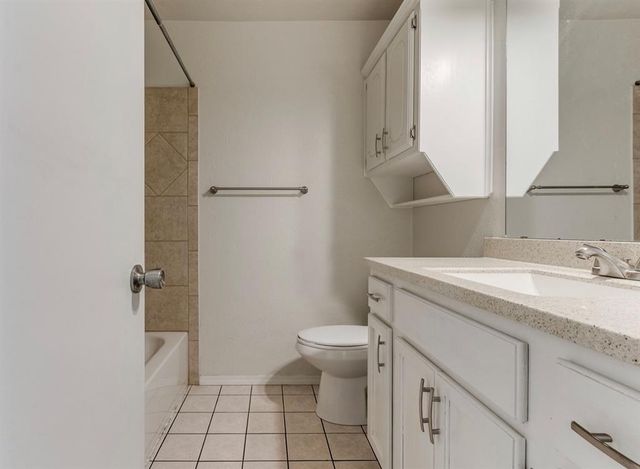 11633 SW 3rd Street, Yukon, OK 73099