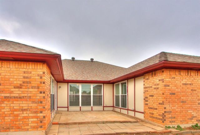 11633 SW 3rd Street, Yukon, OK 73099