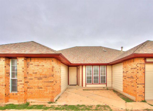 11633 SW 3rd Street, Yukon, OK 73099