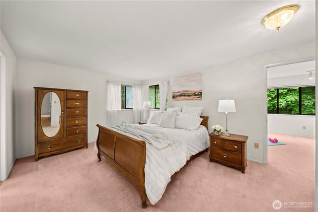 3811 S 255th Place, Kent, WA 98032