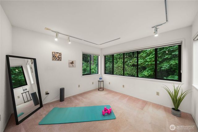 3811 S 255th Place, Kent, WA 98032