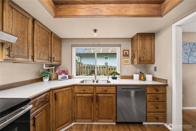 3811 S 255th Place, Kent, WA 98032