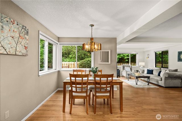 3811 S 255th Place, Kent, WA 98032