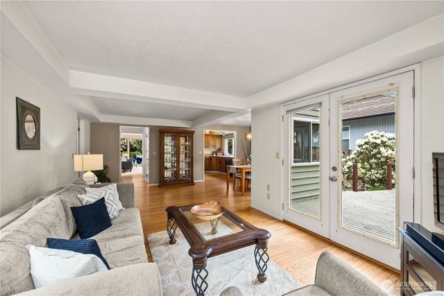 3811 S 255th Place, Kent, WA 98032