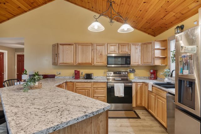 10 Ash Lane, Eden, VT 05652