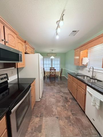 1512 Noah Court, Jacksonville, AR 72076